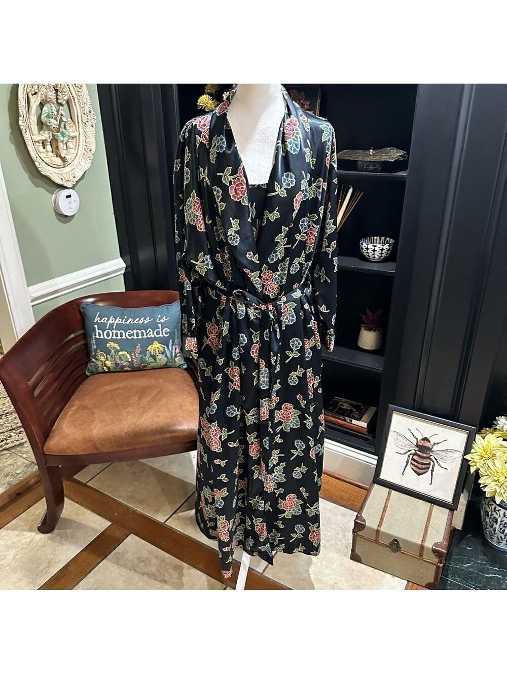 Go Softly Black Metallic Rose Vintage Robe and Nightgown Size Large